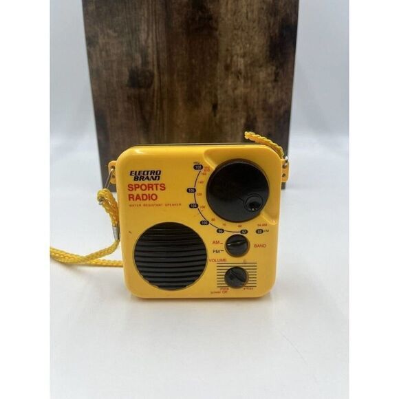 Suntone RR555 AM/FM Water Resistant Radio For Parts/Prop - Picture 1 of 4